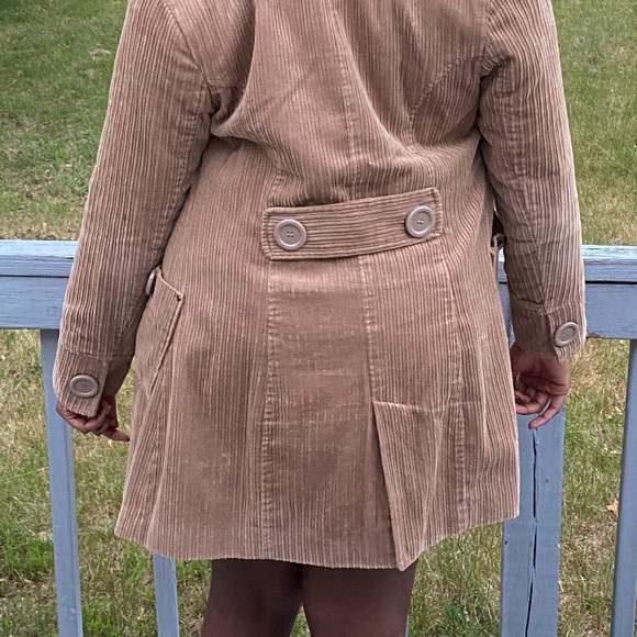 🛕 Light Brown Lined Coat 🛕 - Picture 2 of 5